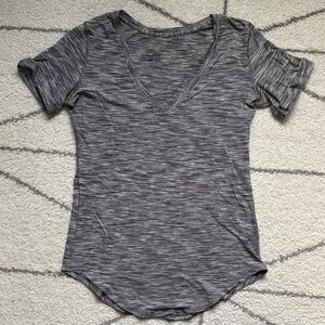Lululemon v neck t-shirt